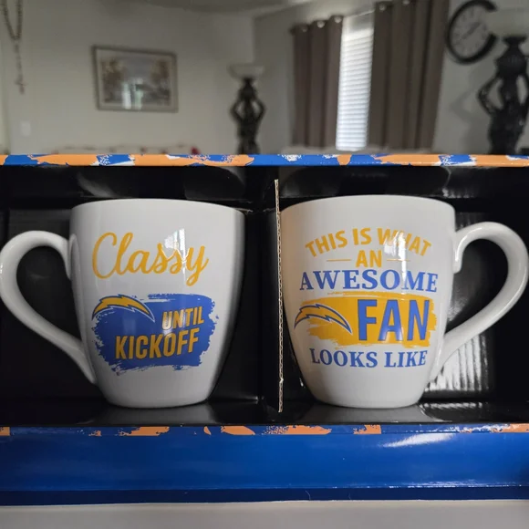 Classy Fan Mug Set - White and Blue - Picture 1 of 4